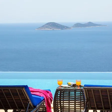 Sleeps 9 With Pool Air Con And Wifi Villa